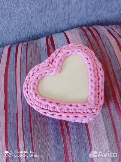 Корзина вязаная сердце