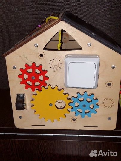 Бизиборд домик бу