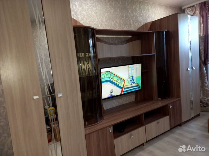 Стенка в гостиную