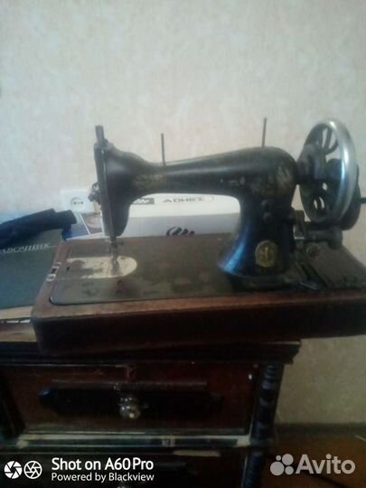 Швейная машинка зингер singer