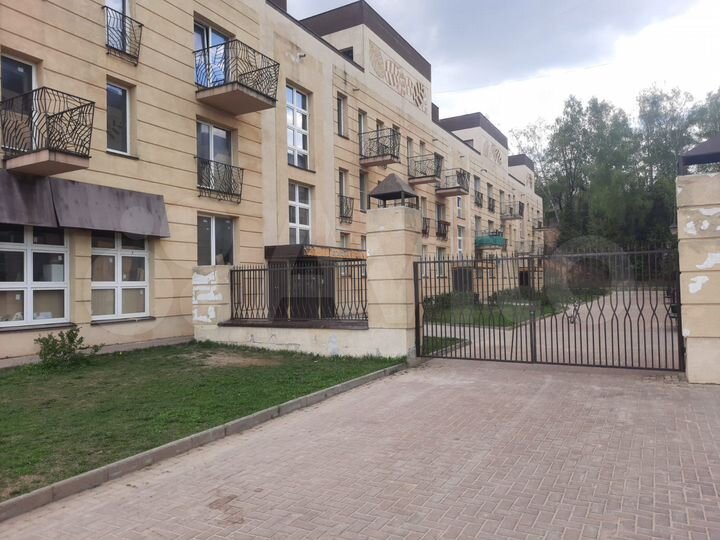 2-к. квартира, 55 м², 2/4 эт.