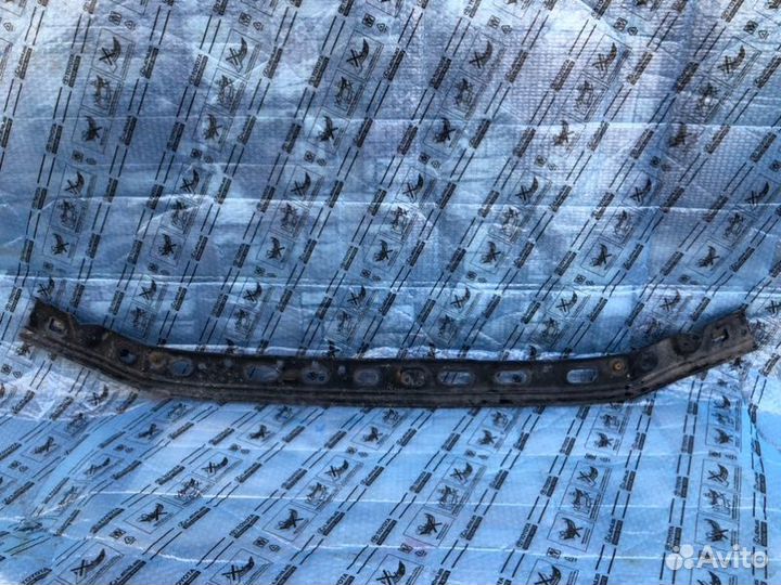 Кронштейн бампера передний Toyota Lc 200 2008-2011