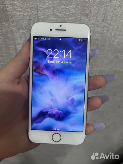 Телефон iPhone 7