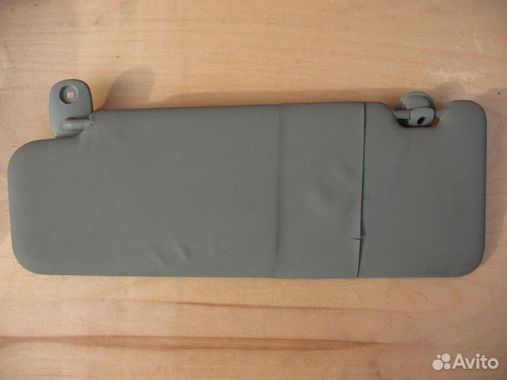 Правый козырек солнцезащитный Renault Logan