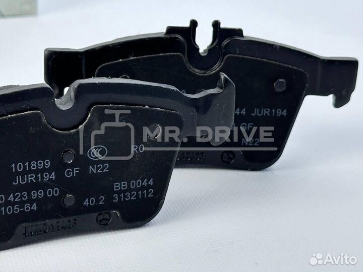 Тормозные колодки задние Mercedes-Benz A0004203602