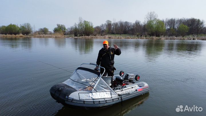 Лодка с мотором