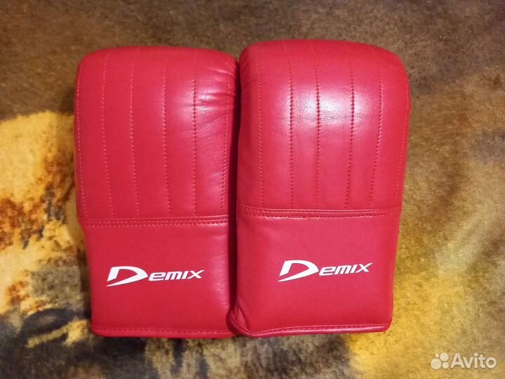 Боксерские перчатки