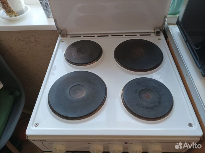 Плита электрическая Indesit KG 3043 WE/R