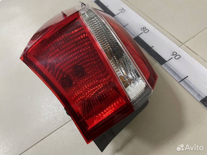 Фонарь задний наружный левый Toyota Corolla E180 2