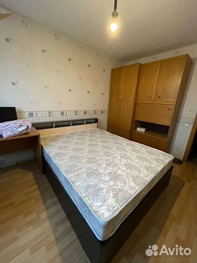 Кровать с матрасом