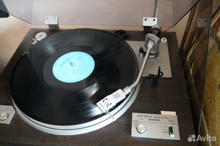 Проигрыватель для виниловых пластинок