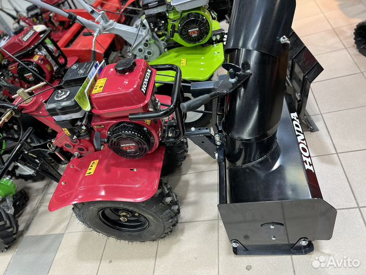 Снегоуборочная машина Honda 13 лс