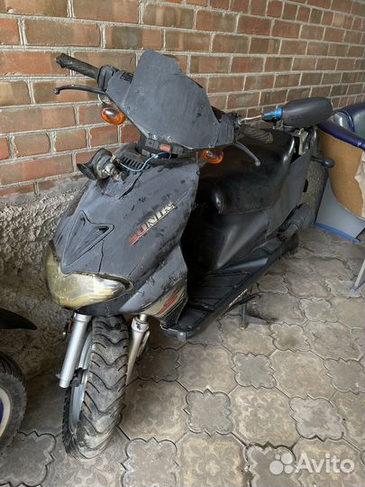 Скутер sonik