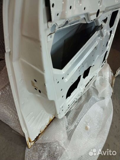 Дверь левая передняя priora