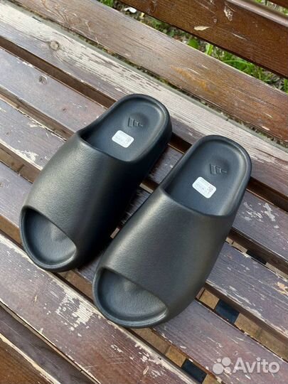 Adidas slide