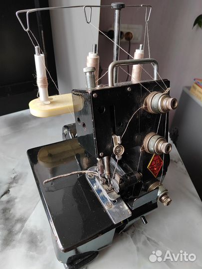 Швейная машина оверлок бу