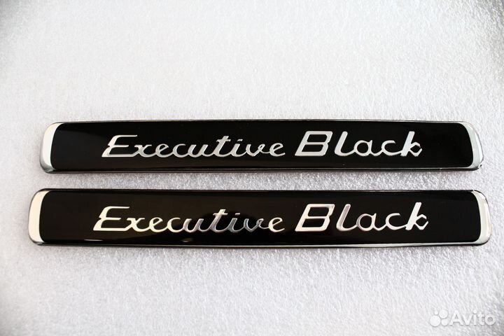 Эмблема Шильдик Executive White / Black O7LO2