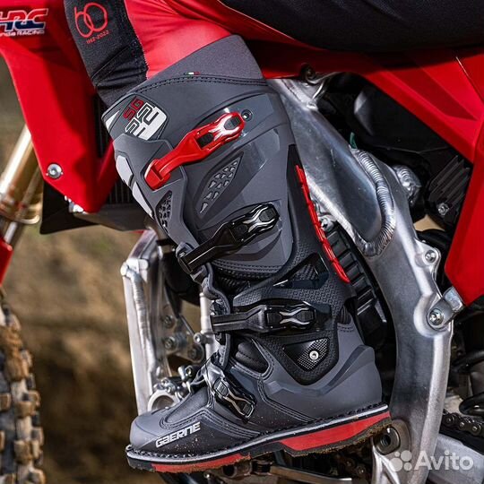 Ботинки Gaerne SG-22 антрац черный красн