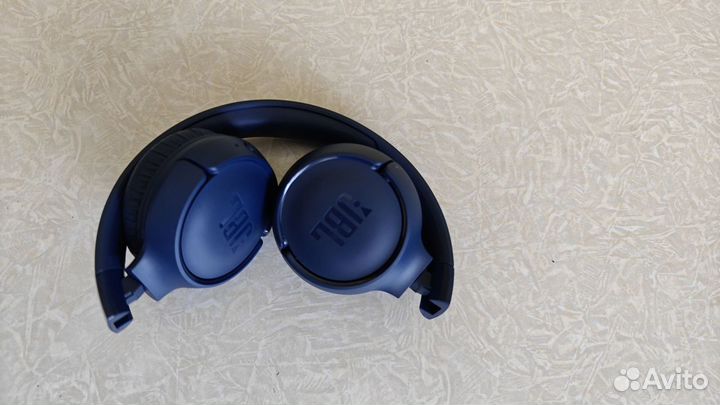 Беспроводные наушники JBL tune 520BT