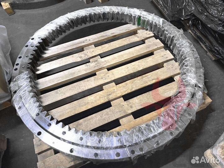 Поворотный круг Hitachi ZX270-3 9245728