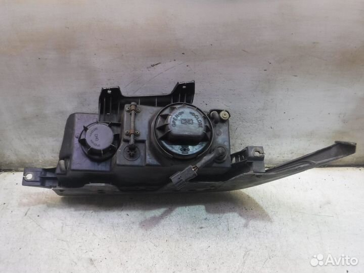 Фара правая SsangYong Musso