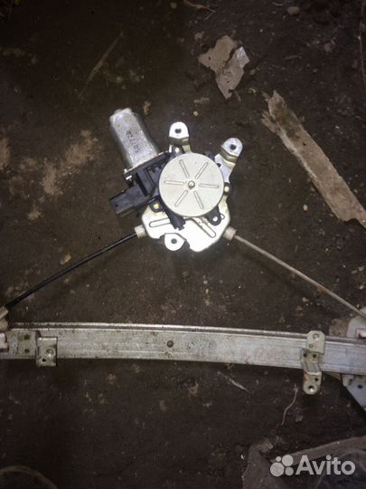 Стеклоподъемник задний правый Mitsubishi Lancer 9