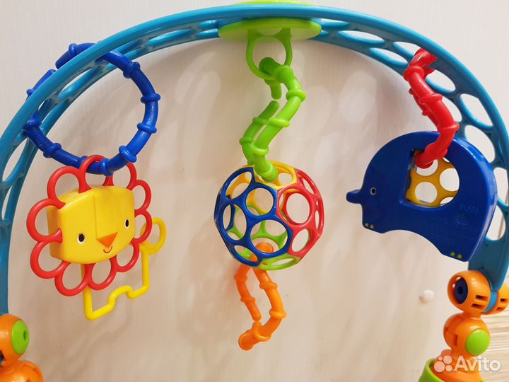 Развивающая игровая дуга и погремушки