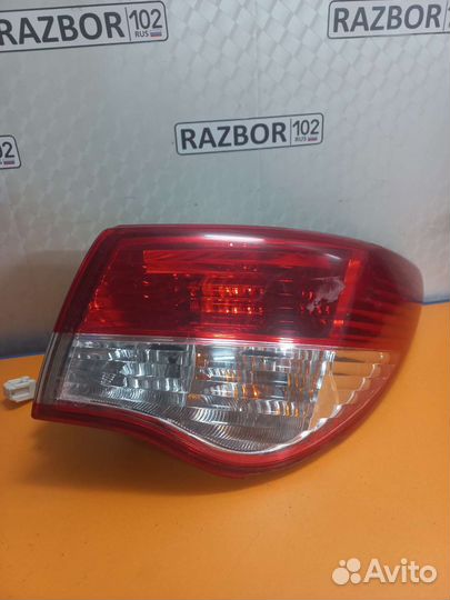 Фонарь правый наружний Nissan Almera G15