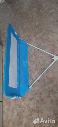 Защитный барьер для кровати