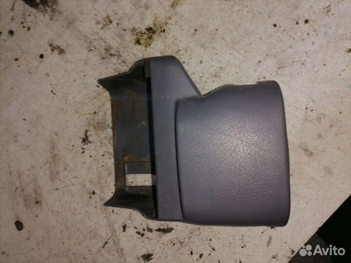 Пластик рулевой колонки Nissan Terrano 2