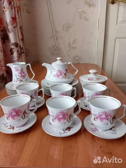 Столовый и чайный сервиз производства ГДР