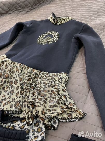 Костюм для фигурного катания 122см