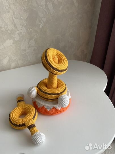 Вязаная игрушка пирамидка тигр