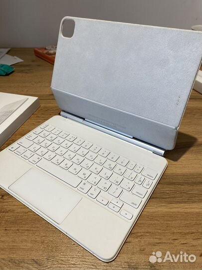 Apple magic keyboard iPad pro 11