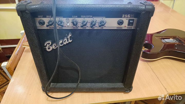 Гитарный комбоусилитель