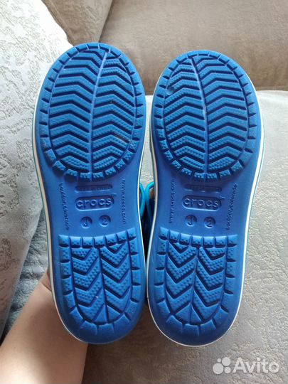 Сандалии crocs j2