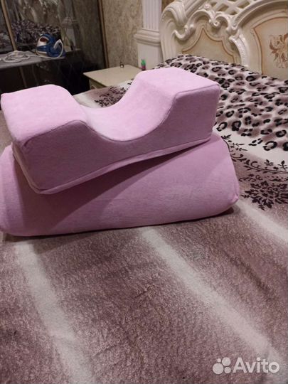 Подголовник на кушетку
