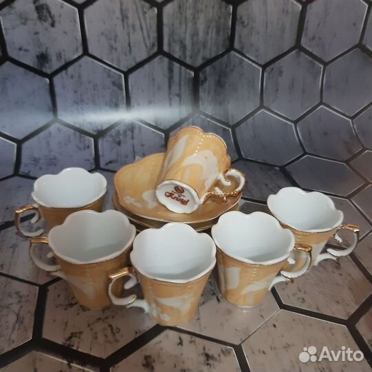 Новый.Набор из 6-ти кружек и блюдцами.Шикарнейший