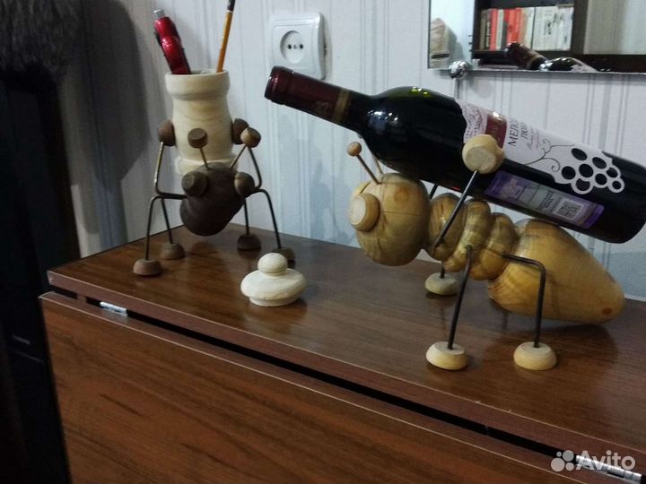 Фигурки из дерева держатель для бутылок или телефо