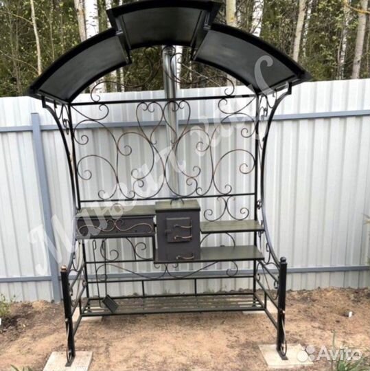 Мангал с крышей