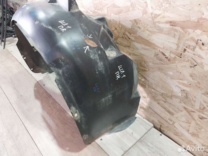 Подкрылок передний правый Chevrolet Lacetti