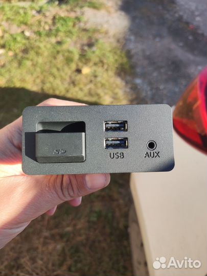 Блок управления mazda usb/aux