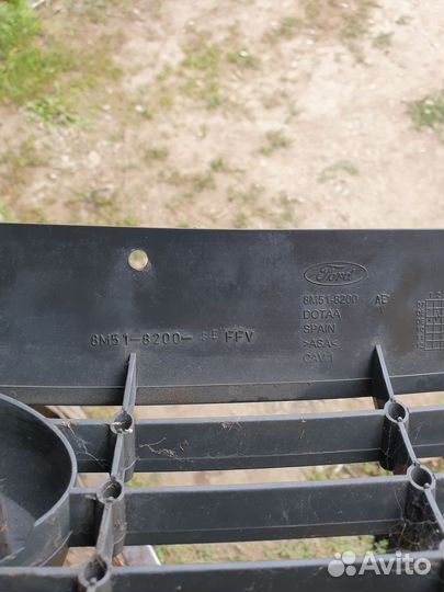 Решетка радиатора Ford Focus