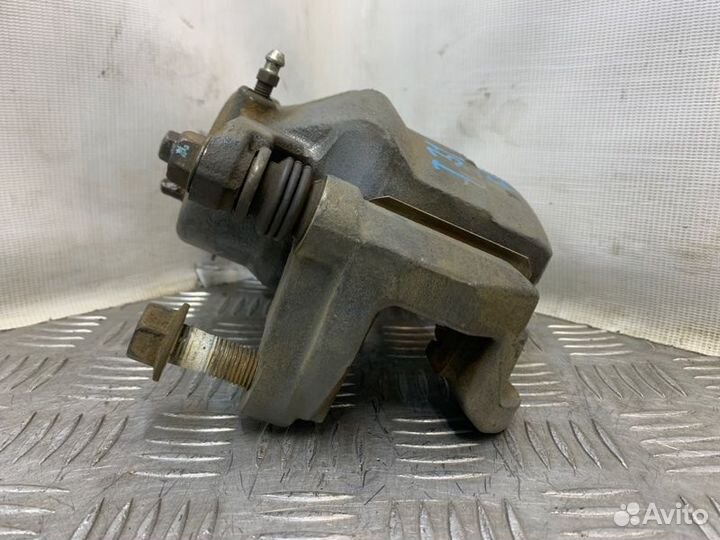 Суппорт тормозной передний правый Nissan X-Trail