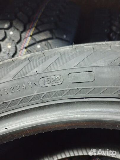 Nokian Tyres Hakkapeliitta R5 SUV 235/50 R20 104T