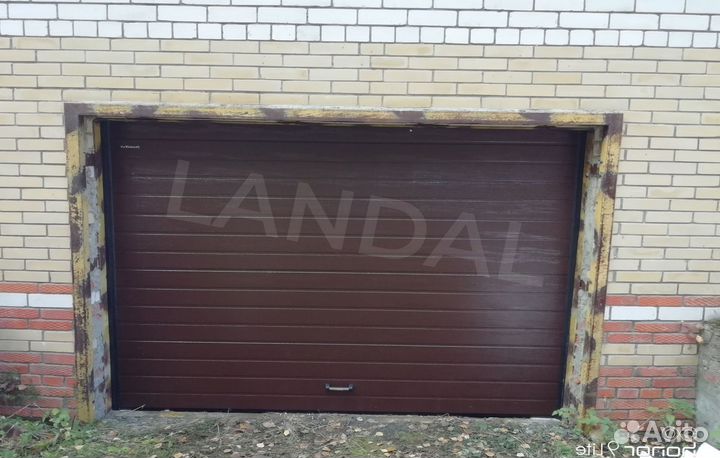 Секционные ворота