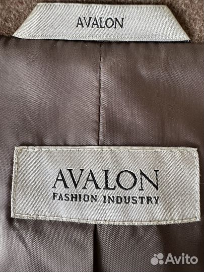 Пальто из шерсти бренда avalon