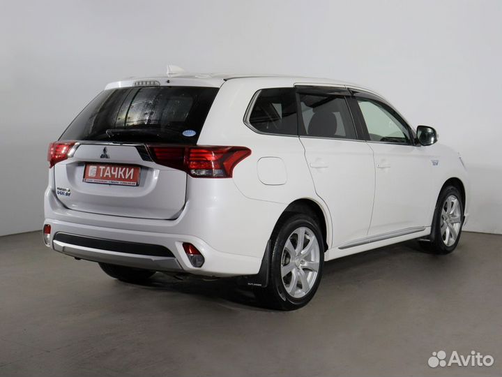 Mitsubishi Outlander 2.0 AT, 2017, 132 600 км