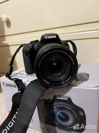 Canon eos 600d EF-S 18-135 IS kit фотоаппатат
