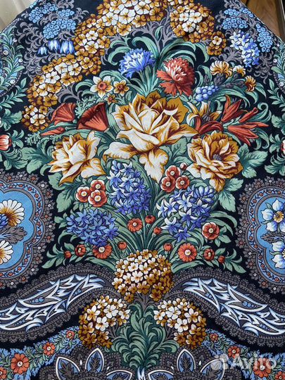 Павловопосадский шерстяной платок